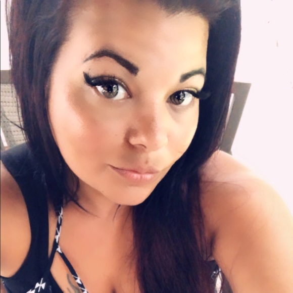 Meet your Posher, Jessica - Picture 1 of 1